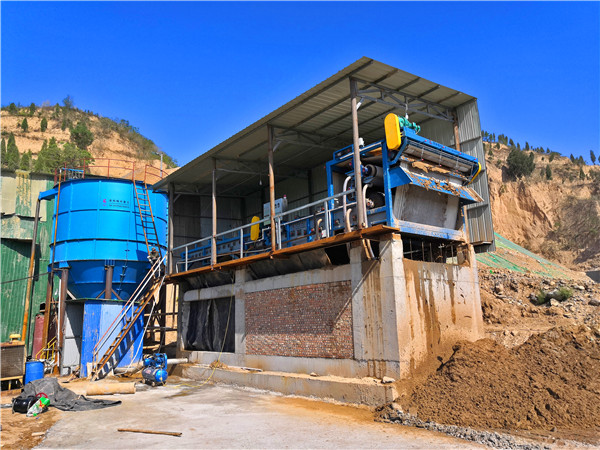 隆中洗沙機(jī)<a href=http://www.0852114.cn/tags/xishahuishouji target=_blank class=infotextkey><a href=//tags/xishahuishouji target=_blank class=infotextkey>細(xì)沙回收機(jī)</a></a>36.jpg